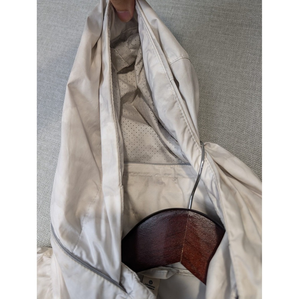 Lululemon Windbreaker Jacket Womens 8 Beige Polyester Hooded Reflective Print - Picture 6 of 8